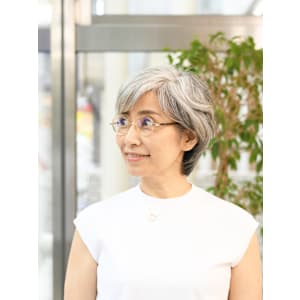 【えがお美容室 奈良店】50代60代から◎グレイヘアショート