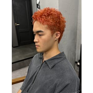 WAVY 桜木町店×派手髪スパイキーショート