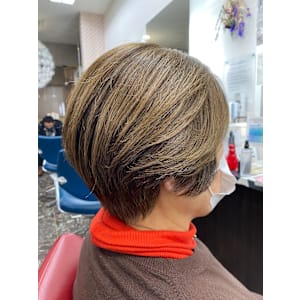 ベージュ×毛流れ