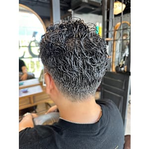 フェードカットオールバックパーマ