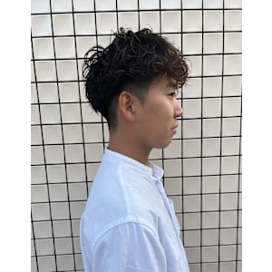 あなたの似合うがわかる！メンズ　2ブロックショートパーマ