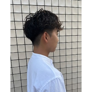 あなたの似合うがわかる！メンズ　2ブロックショートパーマ