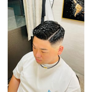 スキンフェード×ショートサイドパート - UNTRACE－BARBER SHOP－【アントレース バーバーショップ】掲載中