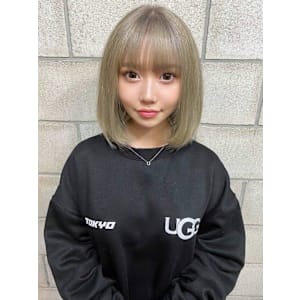 ハイトーンショートボブ