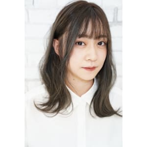 抜け感のあるシースルーバング　