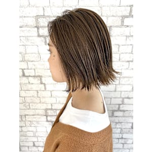 切りっぱなしボブ　イルミナカラーマットアッシュ