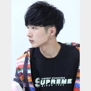 黒髪ツーブロック刈り上げマッシュ ナチュラル熊本上通