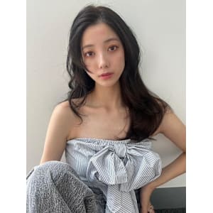 大人かわいい韓国ヘア暗髪顔周りカット