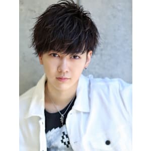 耳かけフェザーショートマッシュ ツーブロック アシメ 天神