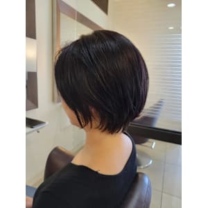 丸みショートボブ　耳かけ丸みショート