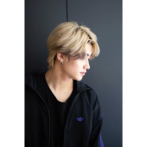 センターパート　ホワイトベージュ　エンドカラー