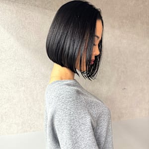 韓国レイヤー　レイヤーカット　暗髪カラー　グレージュ　艶髪