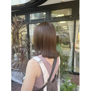 [aika]ワンカラーで魅せるベージュ