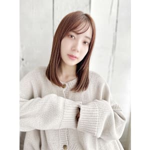 ツヤブラウンのナチュラルワンカールスタイル