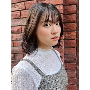 パーマスタイル風巻き髪ボブヘア　ニュアンスパーマ　ベージュ