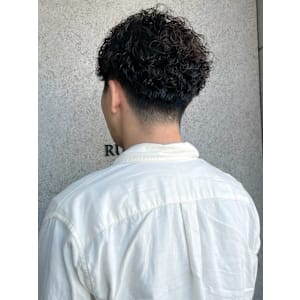 スパイラルパーマ　刈り上げショート　ハードパーマ