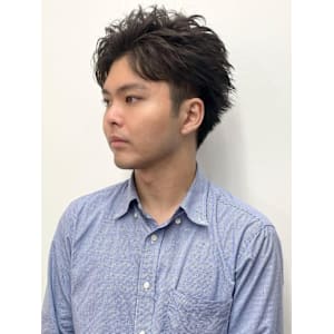 刈り上げショート　ツーブロック　ハーフアップバング　束感