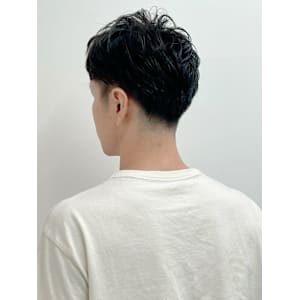 ビジネスショート　ナチュラルパーマ　毛流れパーマ　30代