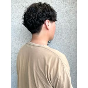 ナチュラルパーマ　ツーブロックマッシュ　簡単スタイリング