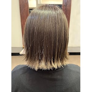 【ホワイトベージュ】切りっぱなしボブ◎毛先カラー（赤羽美容室