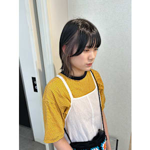 さりげないイヤリングカラー