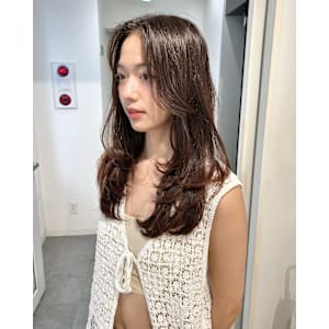 ふわっと動きのでるレイヤースタイル