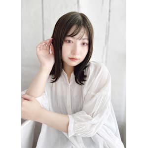 20代30代40代　髪質改善×黒髪外ハネ×シースルーバング