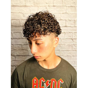 男ウケ抜群！カーリーパーマ