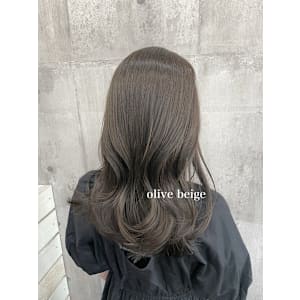 赤みをしっかり抑えたolive beige☆