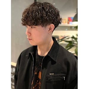 ツイストスパイラルパーマ　マッシュショート　ツーブロック