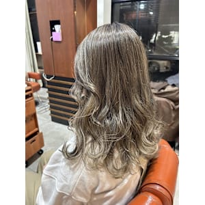 バレイヤージュでムラ修正