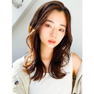 10代20代30代大人かわいい暗髪艶感ヨシンモリくびれミディ