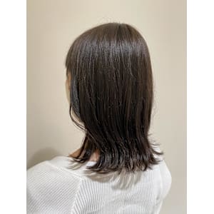 くすみブラウン