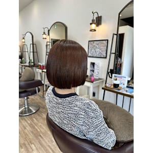 ピンクベージュ