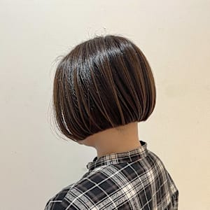 ハイライト風カラー＋ぱつっとミニボブ♪