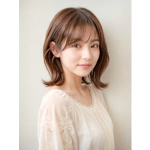 大人かわいいミディアムレイヤー