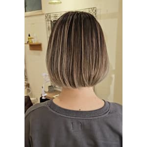 40代50代60代白髪ショートボブ大人美人/髪質改善