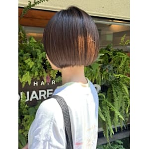 大人ショートボブ オリーブカラー 20代 30代 透明感