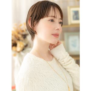 シールスルーバング前下がりミニボブショート　オリーブベージュ