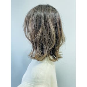 ハイトーンナチュラルボブ