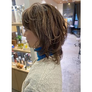 【オーガニック白髪ぼかし】ハイライト×ミディアムレイヤー - R hair natural & organic salon【アールヘア ナチュラル アンド オーガニックサロン】掲載中