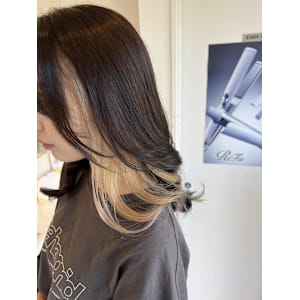 ベージュカラー