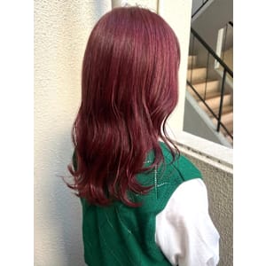 レッドカラー　暖色系　ゆる巻きセミロング　ダブルカラー