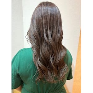 ハイライトカラー　ベージュ　ダブルカラー　巻き髪ロング