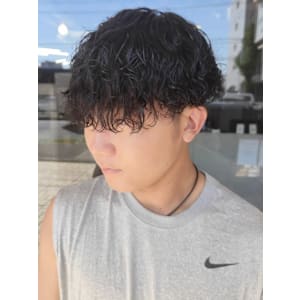 波巻きパーマ　スパイラルパーマ　ツーブロック　マッシュ　束感