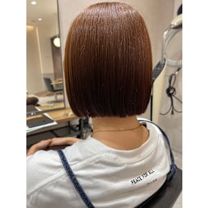 顎ラインぱつっとボブ