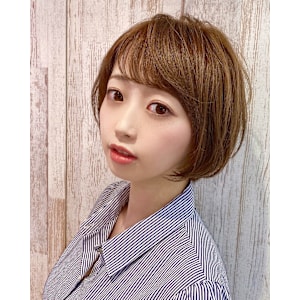 【monaco】20代丸顔さんに似合わせる丸みショートヘア