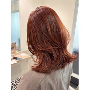 オレンジブラウン×ふわっとミディ