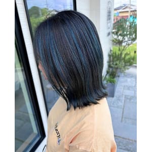 ブリーチデザイン濃いめブルーカラー　　