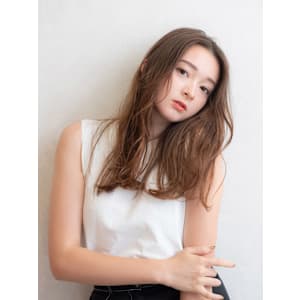 ブリーチなしアッシュブルー×センターパートメルトカラー